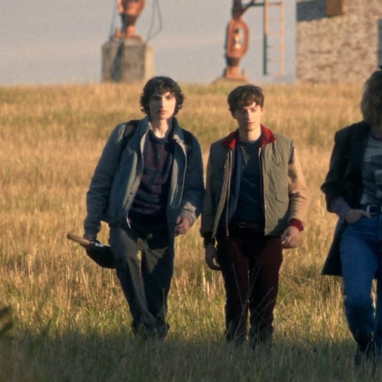 ava4byler's tweet image. &quot;Signals?&quot;

&quot;yeah, you know, like a brush of the knee, a bump of the elbow, a shared look.&quot;