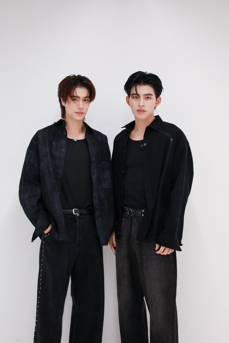 SECRET_Styled's tweet image. “ปอนด์–ภูวินทร์” จุดกระแสฮิต! ปล่อยมีมกระหึ่มโซเชียล พาซีรีส์โรแมนติก–คอเมดี้ “มีสติหน่อยคุณธีร์ Me and Thee” พุ่งขึ้นอันดับ 1 ยอดรับชมสูงสุดบนแอป iQIYI (อ้ายฉีอี้)

#ปอนด์ภูวินทร์ #PondPhuwin #ppnaravit #phuwintang 
#MeAndTheeSeries #มีสติหน่อยคุณธีร์  #iQIYI #iQIYIThailand…