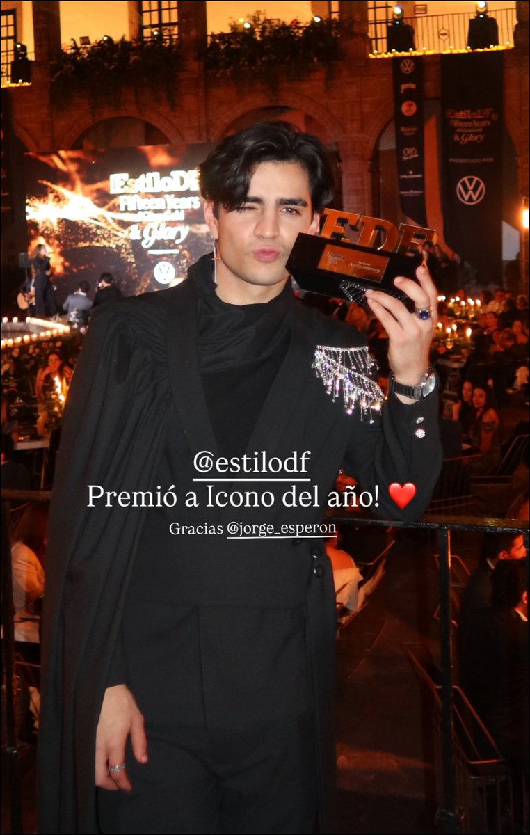 Mariana88224152's tweet image. ICONO DEL AÑO 😌✨ 
Muchas felicidades Aaron 

#AaronMercury 
#AARONATION