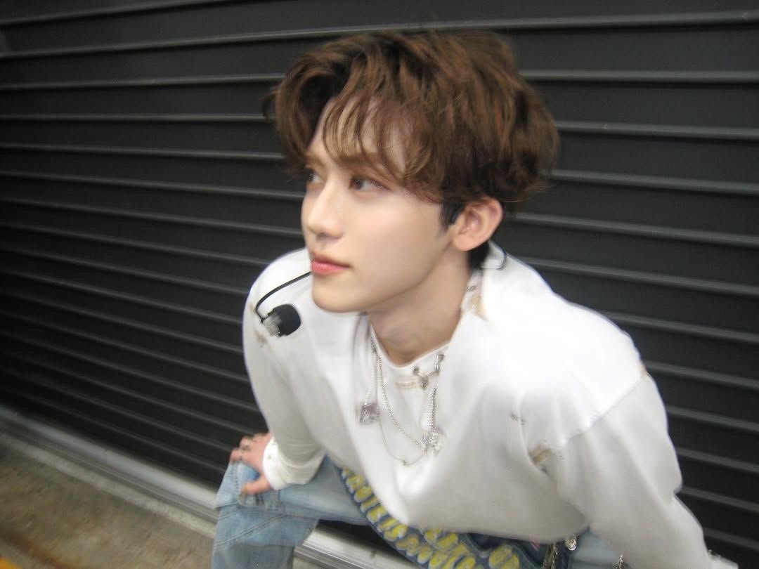 itznajaem's tweet image. i love this genre of jaemin “not-focused-on-camera” but still being pretty as ever 🩷