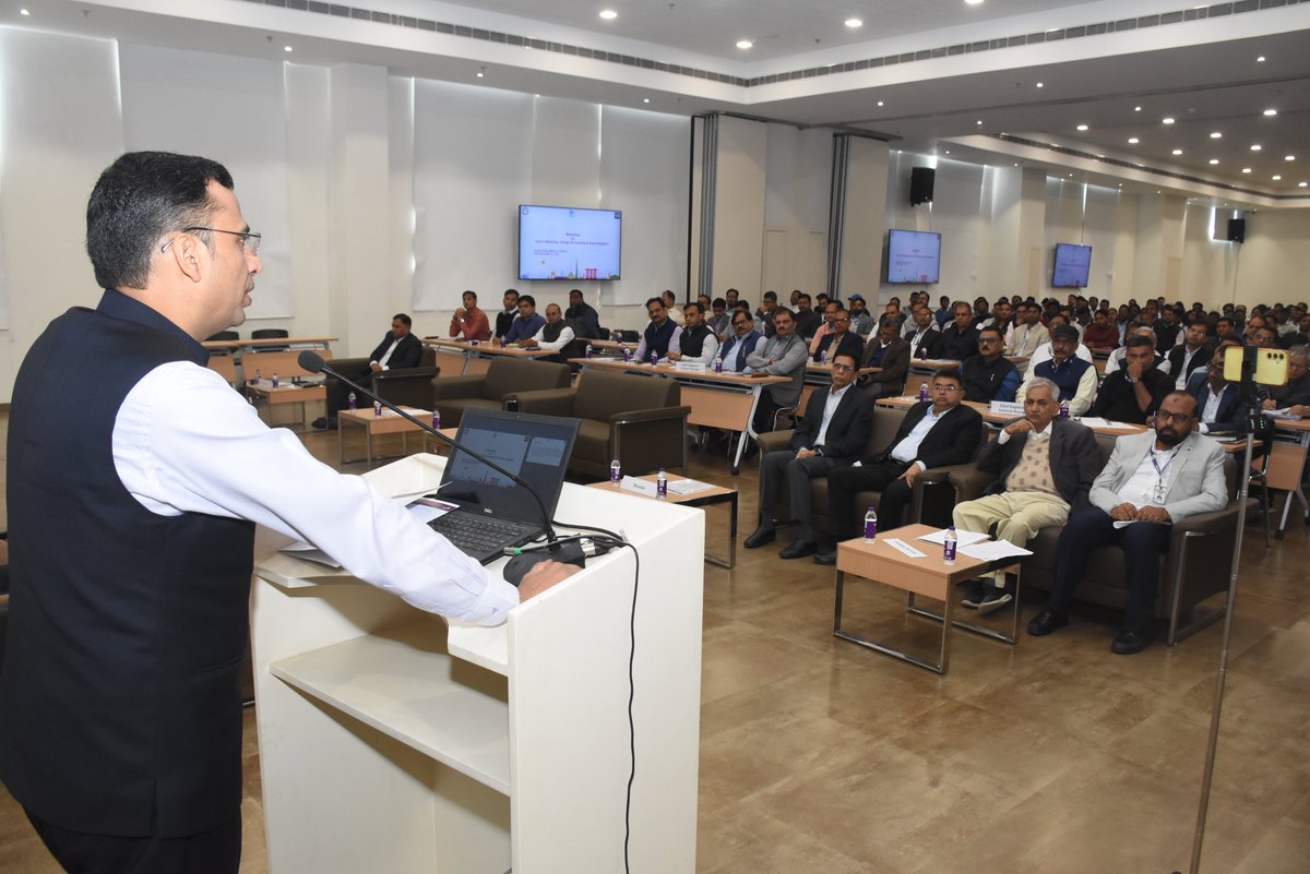 BiharEnergy's tweet image. NBPDCL–SBPDCL द्वारा संयुक्त रूप से आयोजित इस कार्यशाला में Field Officers, O&amp;amp;M, Revenue, STF (Energy Theft), Smart Metering Cells, AMISPs की सक्रिय सहभागिता रही । (2/2)
#BSPHCL #SmartMetering #DigitalDISCOM #PoweringBihar
@SEVA_NBPDCL @SEVA_SBPDCL @EnergyBihar