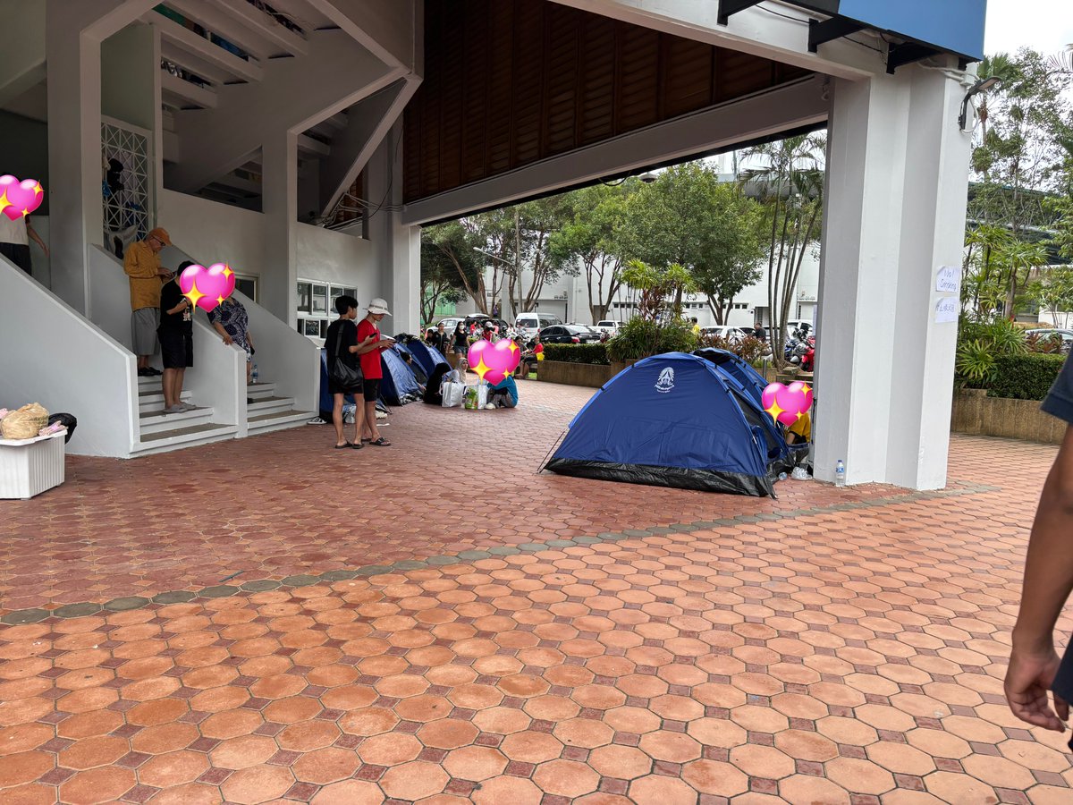 G7destiny's tweet image. อัปเดตสถานการณ์ ณ ศูนย์พักพิง ม.อ.หาดใหญ่

“ขอให้ถือประโยชน์ส่วนตนเป็นที่สอง ประโยชน์ของเพื่อนมนุษย์เป็นกิจที่หนึ่ง” จริงๆ 😭💙 น้ำใจคนไทยรวมอยู่ที่นี่หมดแล้ว รถบรรทุกของบริจาคทยอยเข้ามาอย่างต่อเนื่อง แต่ยังสามารถส่งของบริจาคเข้ามาได้เรื่อยๆเลยนะคะ 

#น้ำท่วมหาดใหญ่ #น้ำท่วมใต้