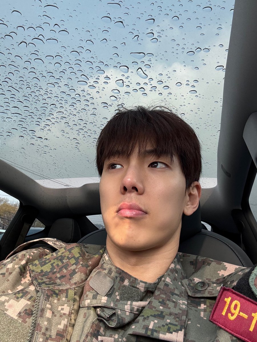 Aing_Ccc's tweet image. 아가(왜요.머.난 해도됨) 비오는데 고생하는군하,,ㅜㅜㅜ할미가 호떡싸서 마중나가까?ಥ◡ಥ     
#셔누버블 기록¹¹²⁷