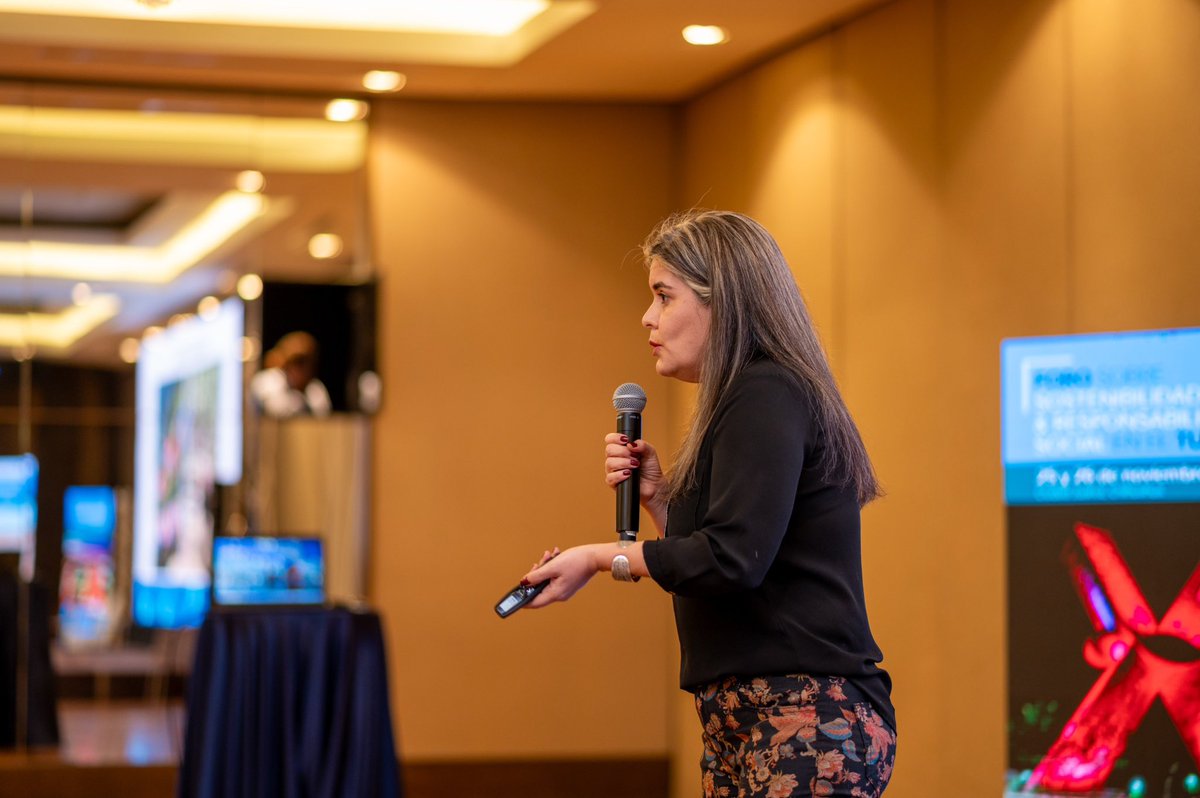 SSTourismSummit's tweet photo. 🎤 Cerramos las actividades del Primer Foro sobre Sostenibilidad y Responsabilidad Social en el Turismo en Ciudad Juárez con la conferencia magistral “La ciencia detrás del viajero responsable”, impartida por 👩 Sandra Abreu, de Avia Export, Grupo Aviatur Colombia 🇨🇴. https://t.co/IqNb9T2Ydj