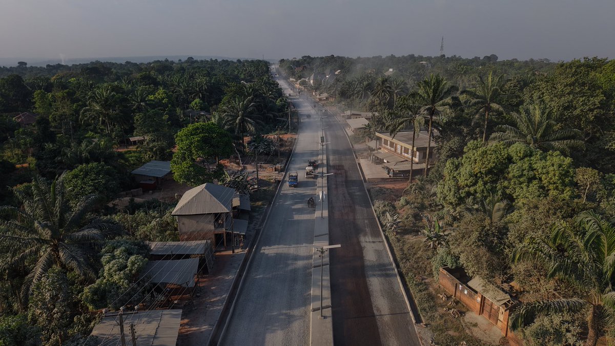 AnambraNewMedia's tweet image. SOLUTION PROJECT UPDATE

The Agulu-Nanka section of the ongoing construction and dualization of the Amawbia - Uga Federal Road by the Soludo administration is nearing completion.

#AnambraIsRising
#SolutionContinues
#OnwaDezemba