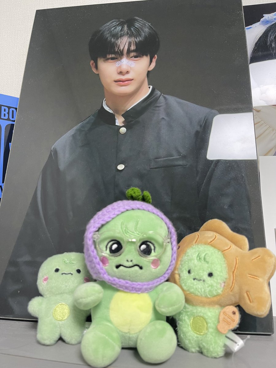 chae_mbb's tweet image. 형원이 4명