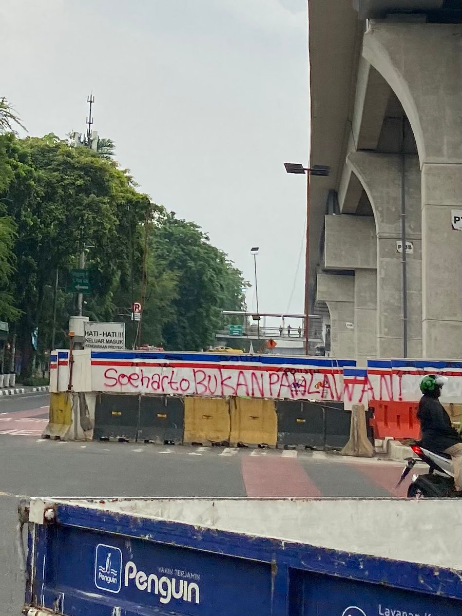 masih ada sampe hari ini. udah hampir sebulan no timpa timpa 👍