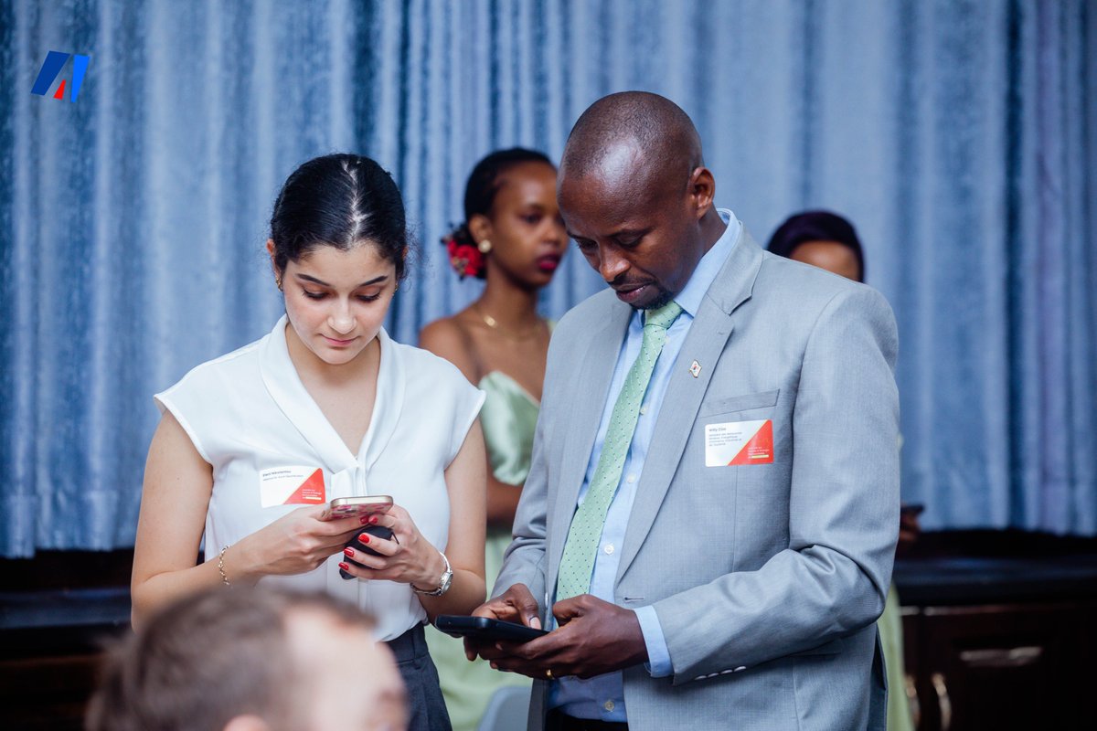 akezanet's tweet image. 🔴#BREAD2025 ⚡: 𝗢𝘂𝘃𝗲𝗿𝘁𝘂𝗿𝗲 𝗼𝗳𝗳𝗶𝗰𝗶𝗲𝗹𝗹𝗲 𝗱𝗲 𝗹𝗮 𝟰ᵉ 𝗝𝗼𝘂𝗿𝗻𝗲́𝗲 𝗱’𝗔𝗰𝗰𝗲̀𝘀 𝗮̀ 𝗹’𝗘́𝗻𝗲𝗿𝗴𝗶𝗲 𝗥𝗲𝗻𝗼𝘂𝘃𝗲𝗹𝗮𝗯𝗹𝗲 𝗮𝘂 𝗕𝘂𝗿𝘂𝗻𝗱𝗶
====================
Le Burundi accueille aujourd’hui, au Donatus Conference Center, la 4ᵉ édition du BREAD,