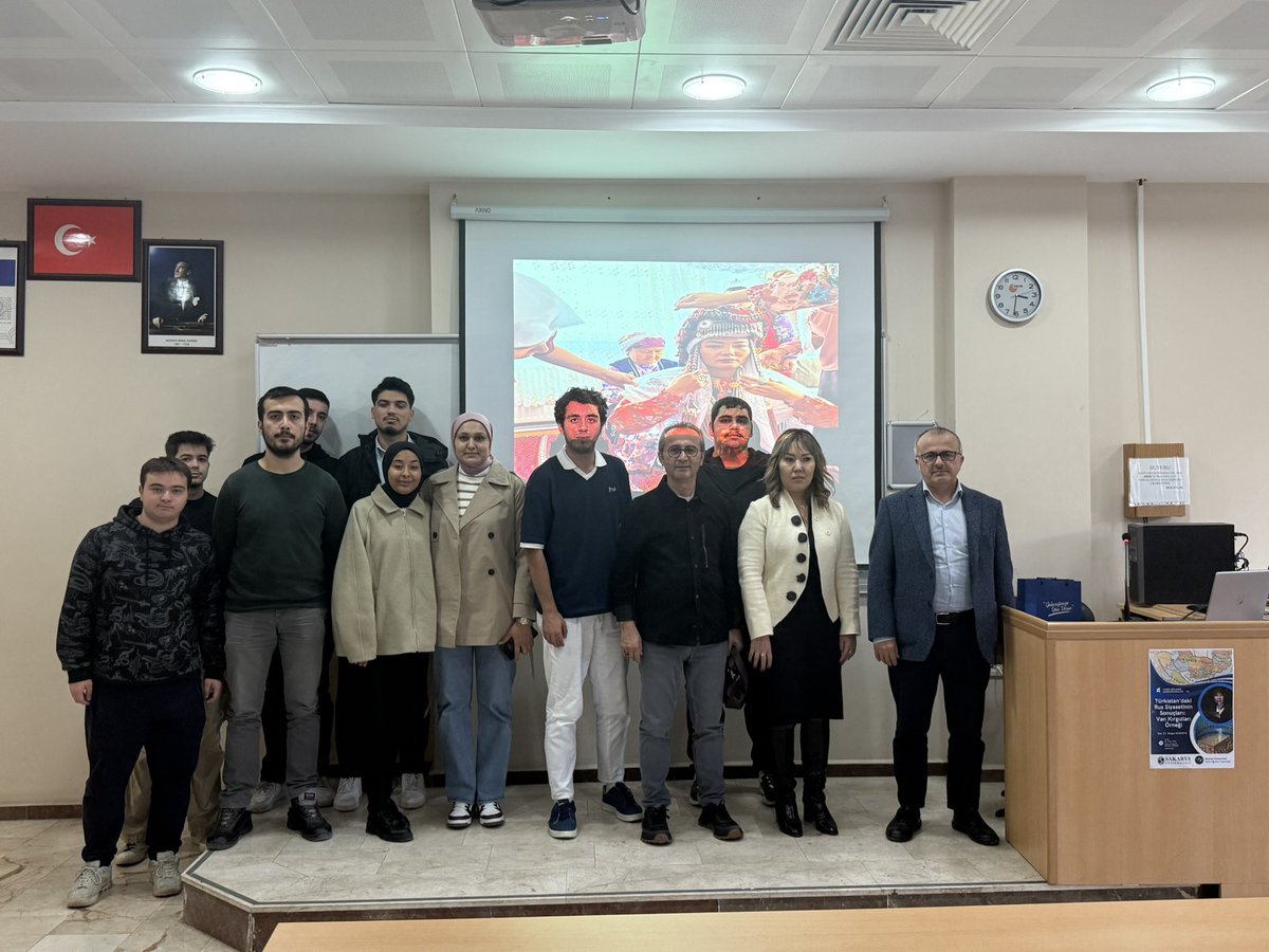 SAUTarihTpl's tweet photo. Dün gerçekleştirdiğimiz “Türkistan’daki Rus Siyasetinin Sonuçları: Van Kırgızları Örneği” başlıklı bölüm konferansımızda değerli katkıları için Doç. Dr. Nazgul Isabaeva’ya ve katılan tüm öğrencilere teşekkür ederiz.
Yeni etkinliklerde görüşmek üzere! 🎓📚 https://t.co/oZyrxQXGYm