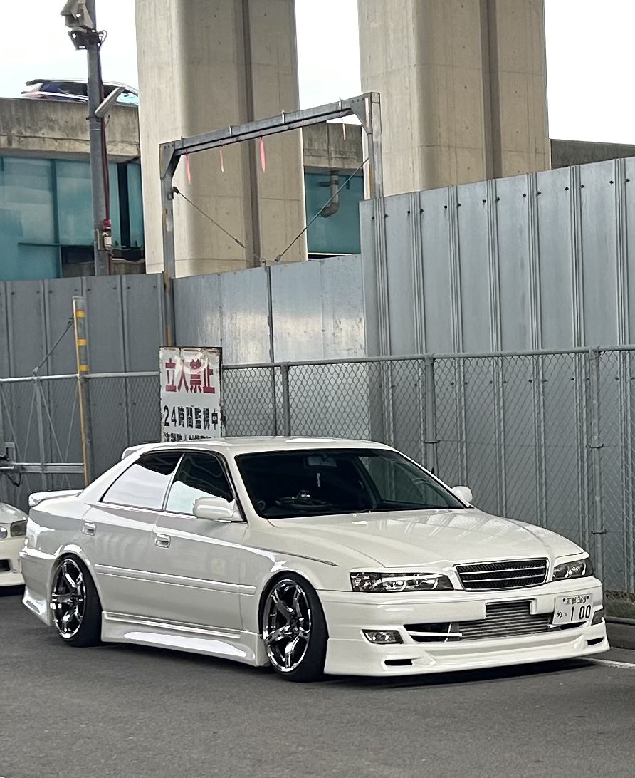 サンルーフもなければエアロもパーツランドで自慢出来るパーツは何も