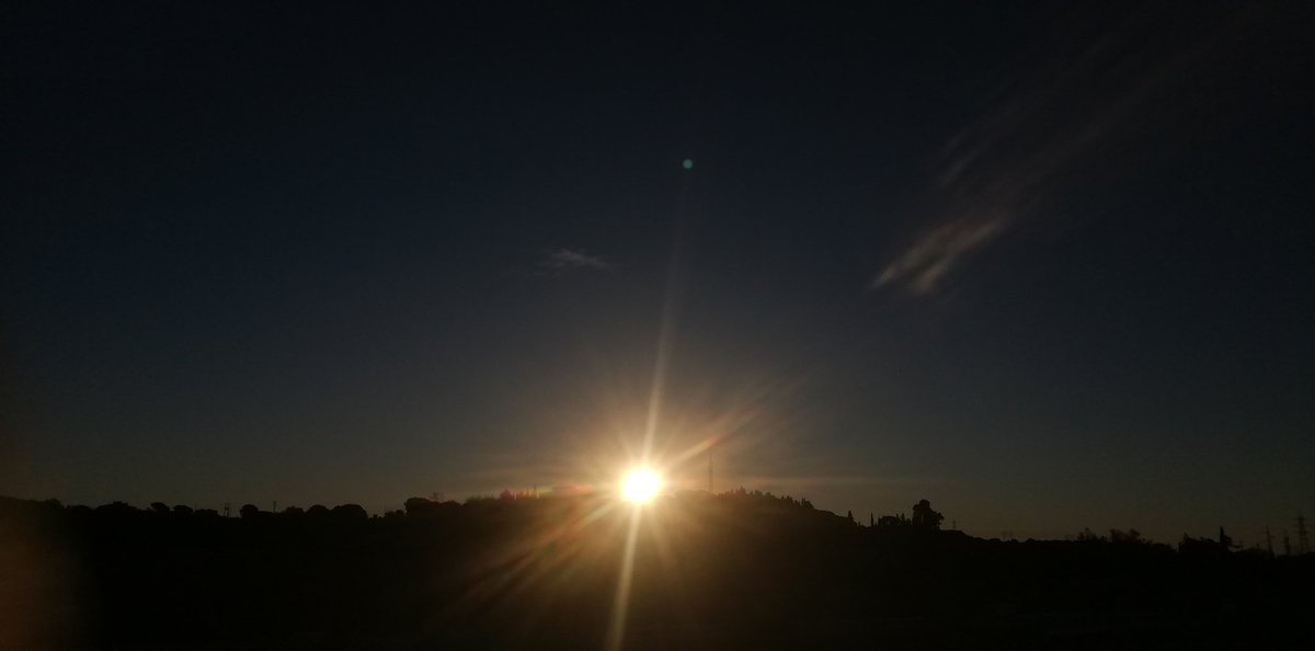 Mooolt boon diaaa gent bonica! 🤗😘🌞
Avui pot ser que si feu algun video o imatge en moviment quedi congelada😜