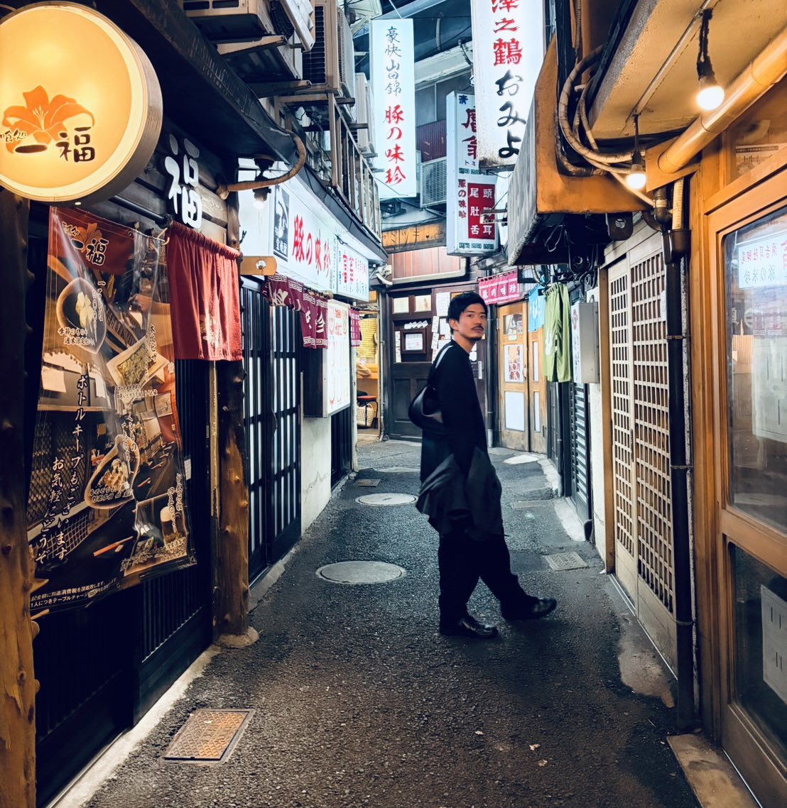 akihiro_akia's tweet photo. ［出演情報］
東海テレビ・フジテレビ系にて、毎週土曜日よる11時40分～放送中のドラマ

「介護スナック ベルサイユ」

11/29（土）放送の第8話に、刑事役にて出演していますのでお時間に余裕がある方、是非チェックしてください！
素敵なドラマです✨

#介護���ナックベルサイユ
#土ドラ https://t.co/nMZCvuI3hq