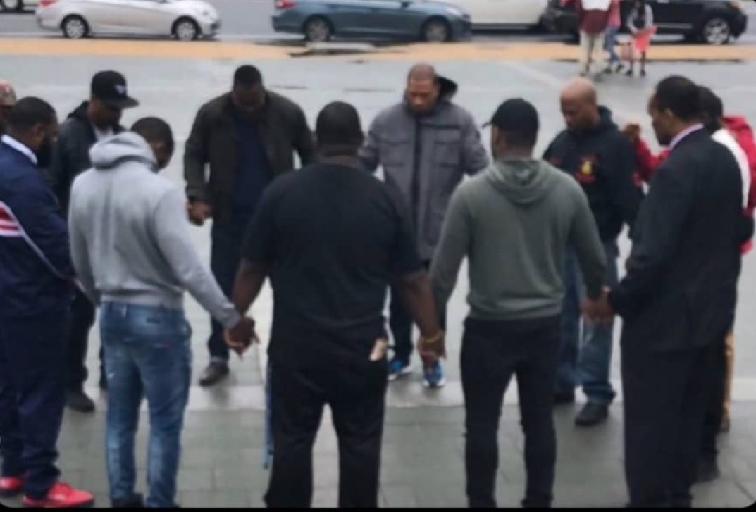 shalliiswago's tweet image. heavenly father king of glory, all me and da homies asking for is a big W to rectify all the Ls we've been taking lately. we need that