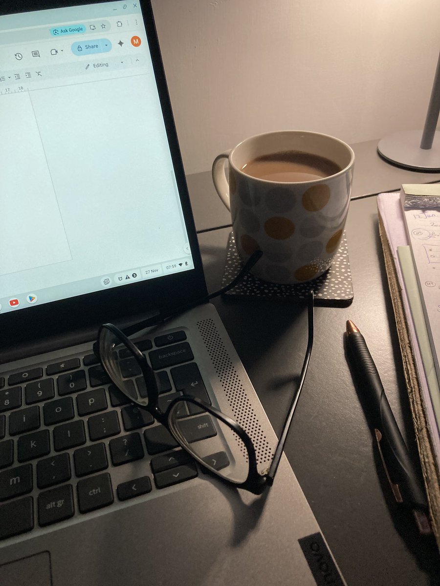 iammariamarson's tweet photo. A work day today with panto rehearsal later… https://t.co/WTjzjFOpqo