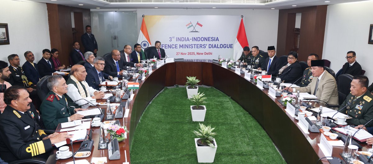 rajnathsingh's tweet image. Delighted to meet the Indonesian Defence Minister General Retd. Sjafrie Sjamsoeddin in New Delhi. Our defence cooperation built on our commitment to maintain regional security has grown manifold during the recent years.  During the deliberations today, we had a free and frank…