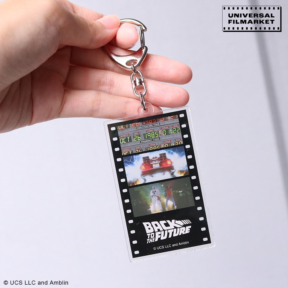 UNI_FILMARKET's tweet image. 12/1は映画の日🎥

🚗『 #バック・トゥ・ザ・フューチャー 』
🦖『 #ジュラシック・ワールド 』
フィルム風 #チャーム 🎬

ファンの方ならどのシリーズのどのシーンか分かるはず…！？
透け感があって本当のフィルムのように表現されたアイテムです✨

▼詳細
universal-filmarket.com/item/categoryL…