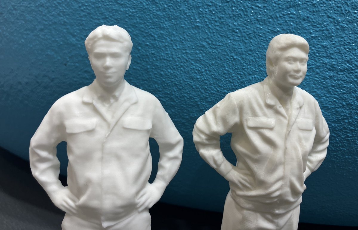 KimuraFoundry's tweet image. 【ご連絡】
中の人が「土屋さん」との誤解が広がりそうなので慌ててます。もう一枚

白い人物像　≠   土屋さん　です⚠️

左←   中の人　　右→　土屋さん