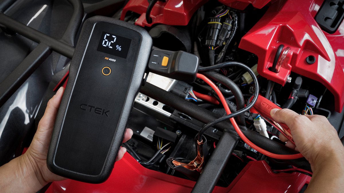 Here’s a step-by-step guide to help you understand how to jump start an automatic car (or indeed a manual car) to get it safely back on the road: ctek.com/ctek-magazine/…