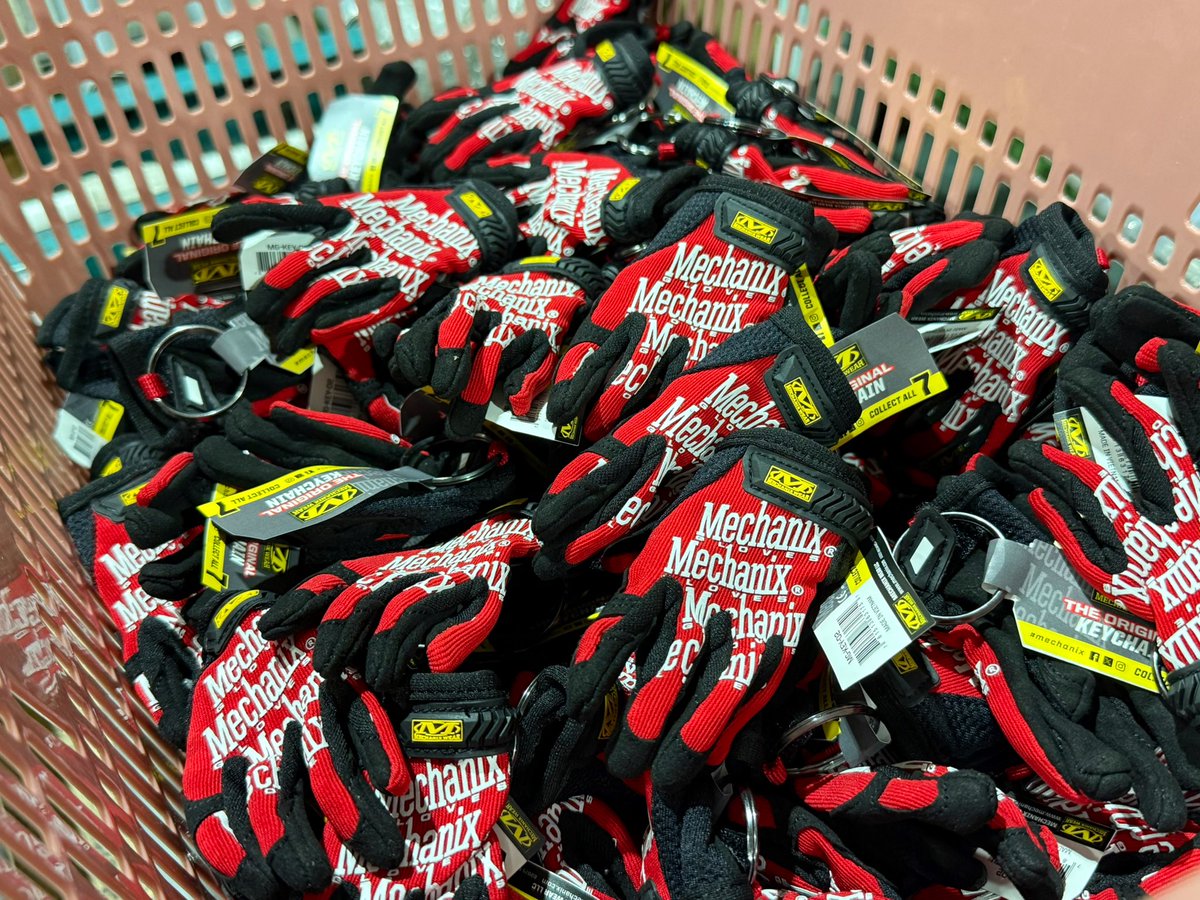 plot_touring's tweet image. お待たせしました‼️

#メカニクス のキーホルダー(赤)入荷いたしました📦📦📦

ご注文いただいておりましたお客様へ順次発送いたします。大変長らくお待たせしてしまい申し訳ありませんでした。

そして…
今なら在庫が確保できております🔥
ご購入はこちらから💁
plotonlinestore.com/item/p140-4569/