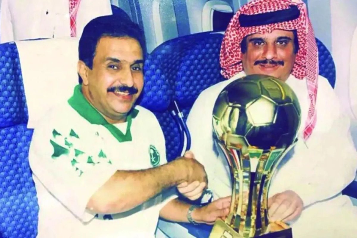 كأس العرب غالية على الجميع شاهدتها من المدرجات مشجع وعايشتها في الملعب مدرب واليوم أتعايش معها محلل تعرفت خلال هذه السنين على الكثير من رجال الكرة العربية تعلمت منهم كل ماهو مفيد وعلى رأسهم هذا الامير سلطان الذهب وجه السعد الانسان المدرسة الحكيم والشهم الوفي الكريم