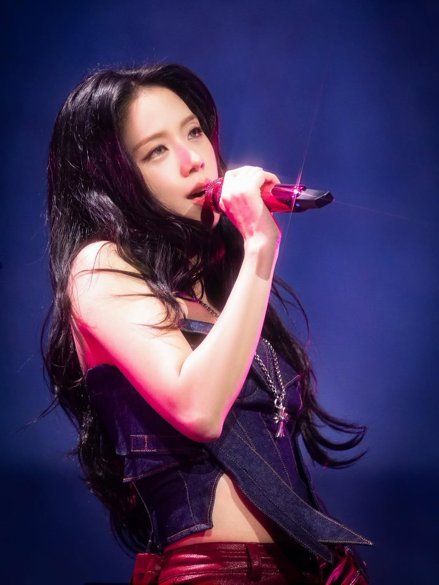 ForeverKimJisoo's tweet photo. JISOO talks about her next album.

—Since I’m preparing for my next solo album, as well as BLACKPINK’s new album to be released early next year, I feel like I’m living solely within music. I’m still excited because when I feel and find new emotions in new music, I want to let everyone hear it quickly.