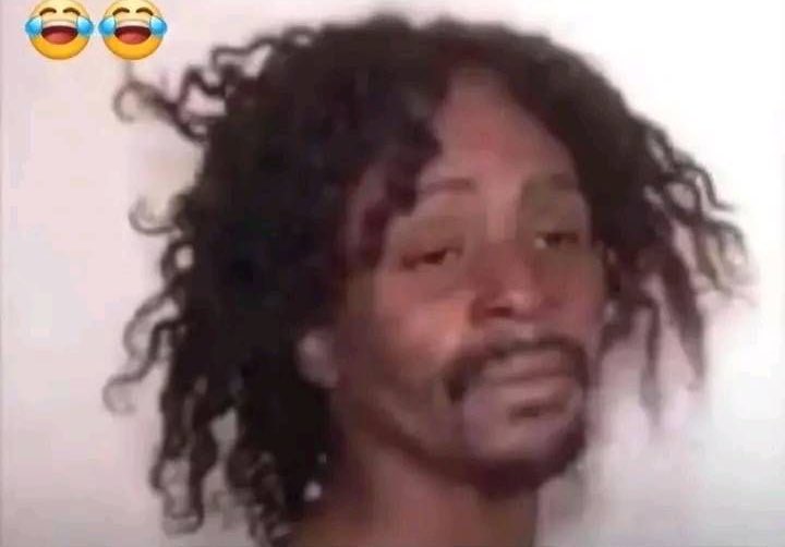 moe4dem's tweet image. When you started the job to be financially stable, but now you are mentally unstable too. 😭😭