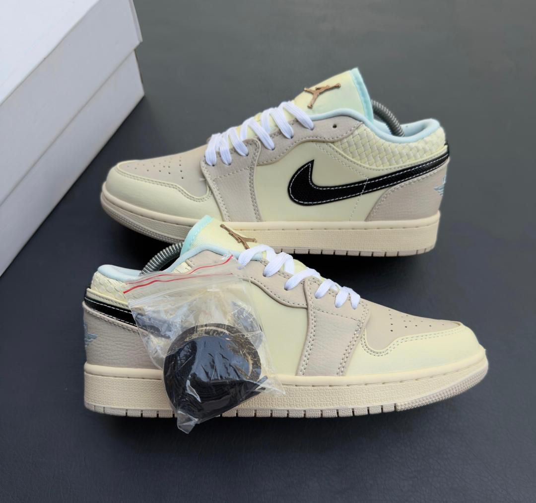 X_gee9's tweet image. 𝐎𝐑𝐈𝐆𝐈𝐍𝐀𝐋𝐋𝐘  𝐍𝐄𝐖 SHORT NECK NIKE🔥

𝐒𝐈𝐙E : 39,40,𝟒𝟏,𝟒𝟐,𝟒𝟑,𝟒𝟒,𝟒𝟓,✅

𝐁𝐑𝐀𝐍𝐃: NIKE🔥☑️

𝐏𝐑𝐈𝐂𝐄 : 65,000/=Jumla☑️

*NB* : QUALITY 1st🔥🪡