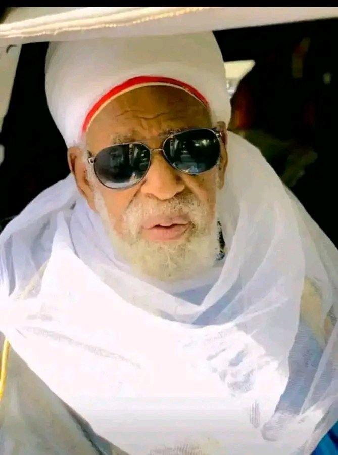 إنا لله وإنا إليه راجعون...
CIKIN ALHINI DA NAUYIN ZUCIYA NAKEWA KAINA DA YAN'UWA MUSULMI TA'AZIYAN RASHIN DA MUKAYI. 
ALLAH YA BAMU HAKURI DA JURIYAN RASHI, MAULANMU SHEHI ALLAH YA CIKA MURADI YA SADASHI DA MASOYINSHI SALLALLAHU ALAIHI WA SALLAM.
AMIN!