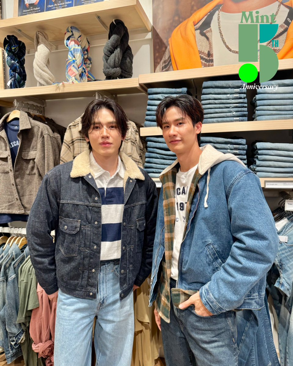 mintmag_th's tweet image. โดนใจ! #MintReports อยู่กันที่งาน American Eagle Holiday 2025 Press Day พร้อมสองหนุ่ม #เตนิว อวดลุคหล่อกับคอนเซ็ตป์ Denim &amp;amp; Jingles ต้อนรับลมหนาวสิ้นปี ที่ American Eagle สาขา One Bangkok💚

TAYNEW WITH AMERICAN EAGLE
#tawan_v #newwiee 
#AmericanEagleTH #AEJeans 
#MintMagTH