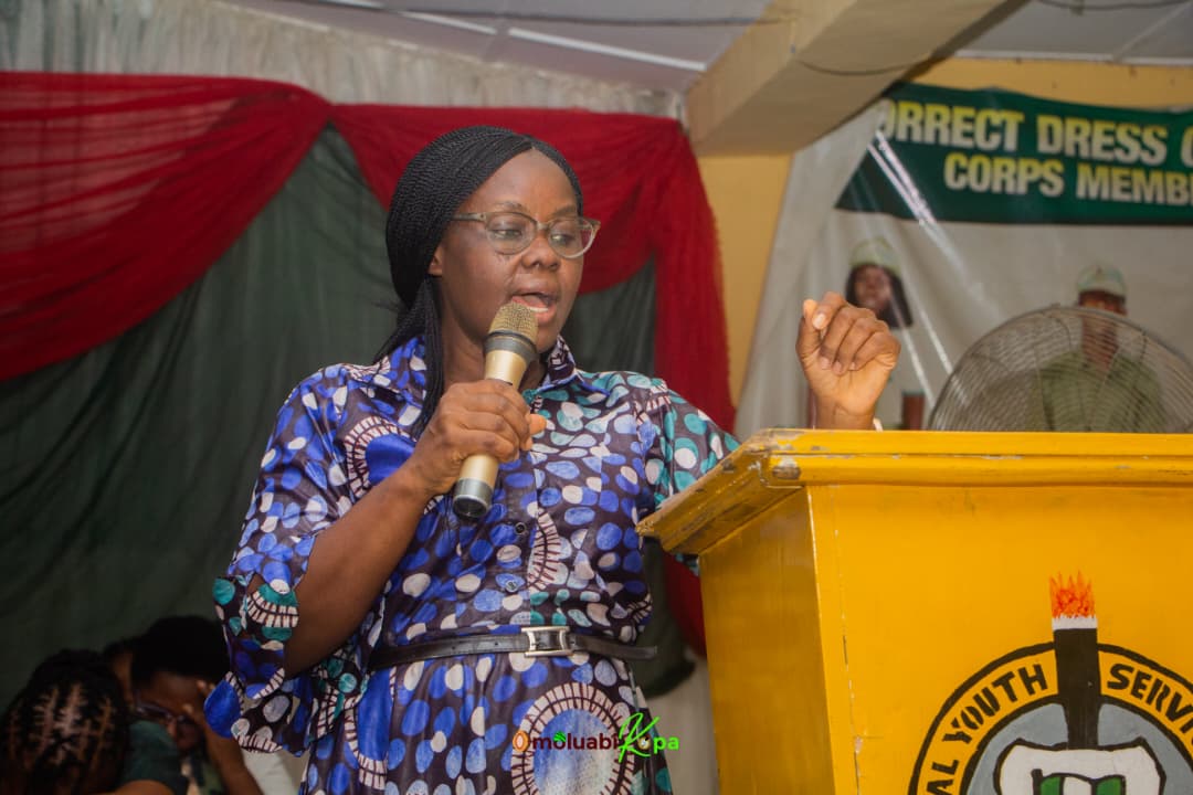 osunofficial's tweet image. NYSC Osun briefs Corps Members on monitoring structure, discipline, and code of conduct. AD CIM,  Mrs. Omoboade Adesina highlights routine inspections, zonal coordination &amp;amp; CLO–LGI collaboration for effective service year.
#NYSC #Osun #CorpsMembers #Discipline #ServiceYear…