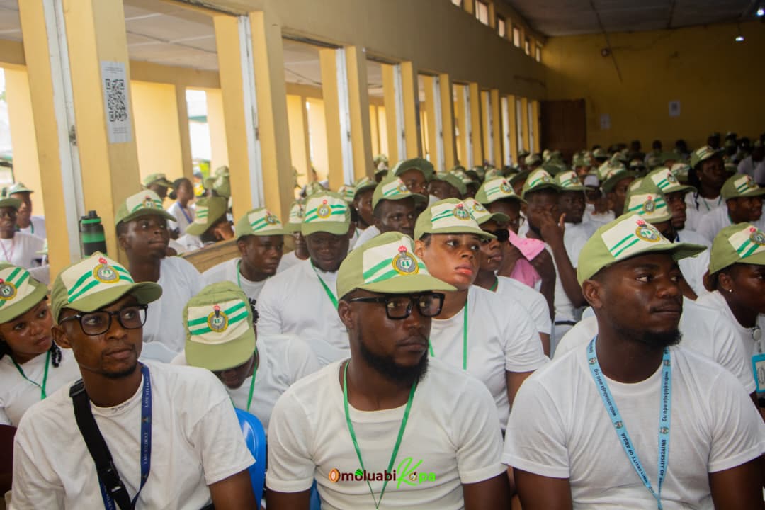 osunofficial's tweet image. NYSC Osun briefs Corps Members on monitoring structure, discipline, and code of conduct. AD CIM,  Mrs. Omoboade Adesina highlights routine inspections, zonal coordination &amp;amp; CLO–LGI collaboration for effective service year.
#NYSC #Osun #CorpsMembers #Discipline #ServiceYear…