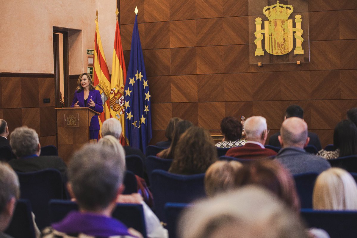 En los Premios Meninas 2025 de <a href="/DelGobEnAragon/">Delegación del Gobierno en Aragón</a> he reafirmado que, frente al negacionismo, los derechos de las mujeres no se tocan.

Mi reconocimiento a Carmen Magallón, Pilar Añón, Pilar Maldonado, Jorge Otín, Javier Fernández por su compromiso contra la violencia machista.