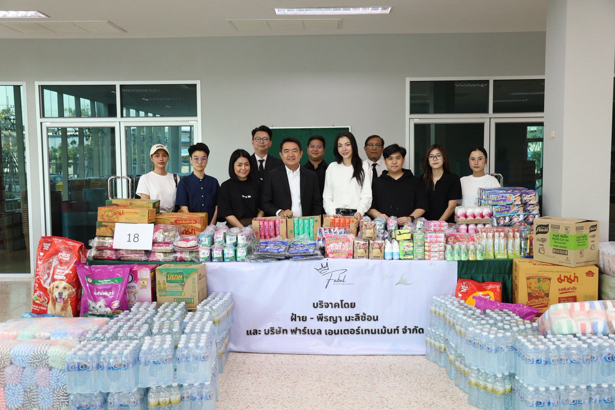 PuTu08902744726's tweet image. Thank you, Faye &amp;amp; the Fabel team, for helping people in the south. 

Sending love and strength to everyone affected. 🤍 #FayePeraya