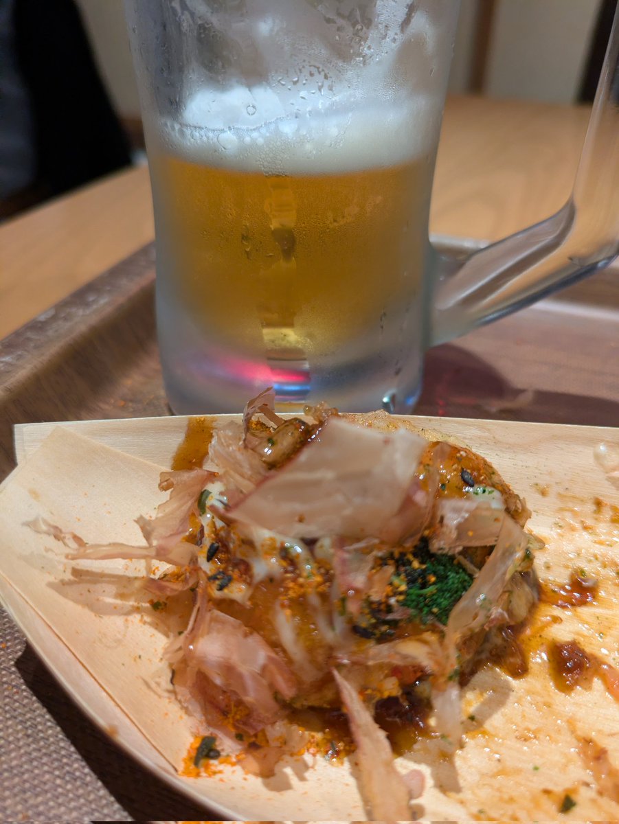 舞台芸術学院　秋エチュ　観劇しました。次は2026年3月の舞芸最後の卒業公演。若いってだけで価値がある。
楽しんで頑張って泣いて笑って時間を重ねていってほしい。今わからなくても十年後にハッと気付くこともある。