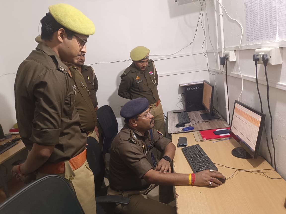 balrampurpolice's tweet image. #BalrampurPolice 
#AddlSP @VishalPCop द्वारा थाना को0 उतरौला का वार्षिक निरीक्षण किया गया, थाने के विभिन्न अभिलेखों की जांच की गई एवं अभिलेखों को निरंतर अद्यतन करते रहने हेतु संबन्धित को निर्देशित किया गया।