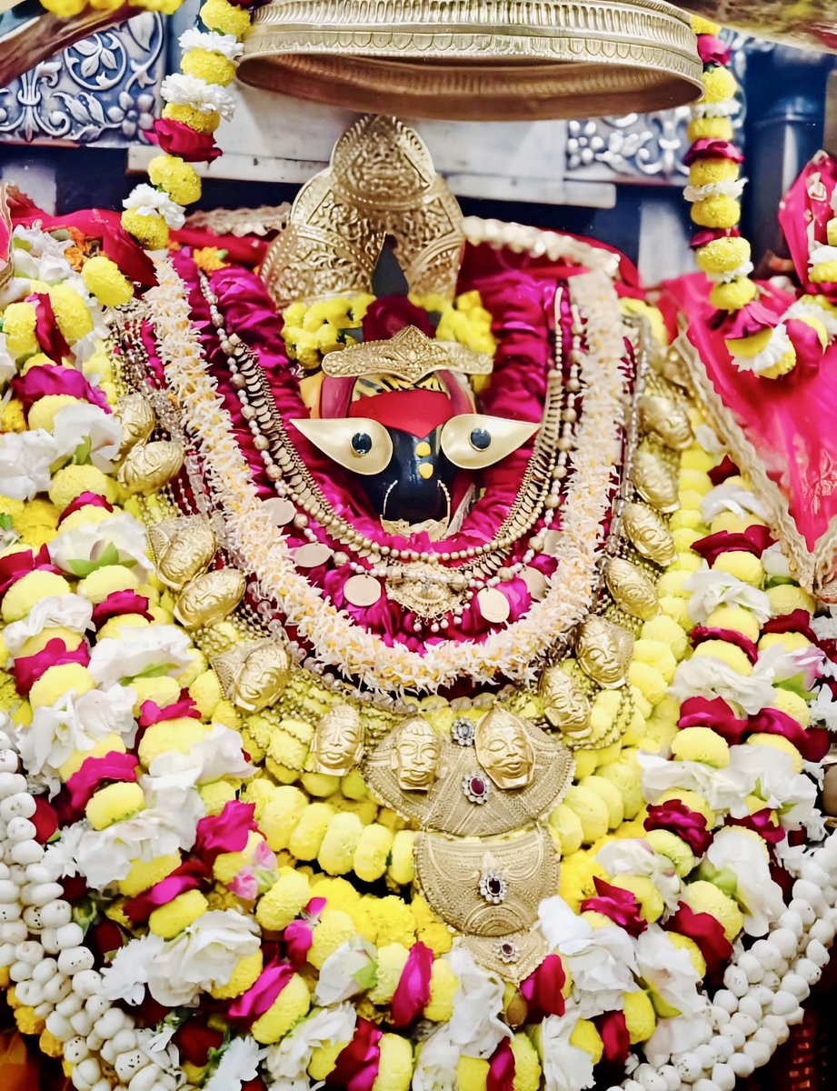 maavindhyasini's tweet image. माँ त्रिपुर सुन्दरी 🙏🏻