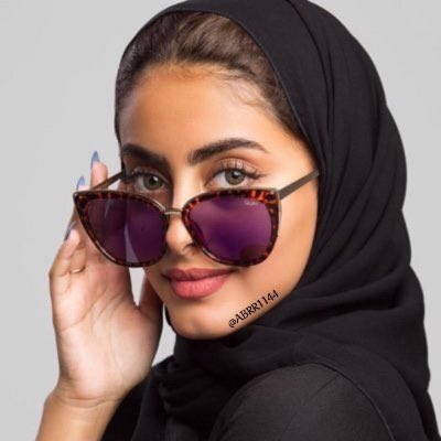 يقول شطحه

إلا هذي لاتزعلونها العزيزه عندي تعرفونها اتركوها تاخذ اللي هي تبيه
 الله لايخليني من عيونها….♥️