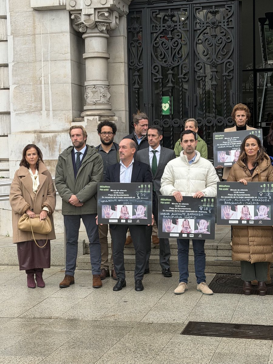 Hoy hemos recordado a las mujeres asesinadas por violencia de género en el último mes. 

En la semana del #25N, reiteramos nuestro compromiso con la eliminación de todas las formas de violencia contra las mujeres.
👉 Ni una agresión sin respuesta.
👉 Ni una mujer sin protección.