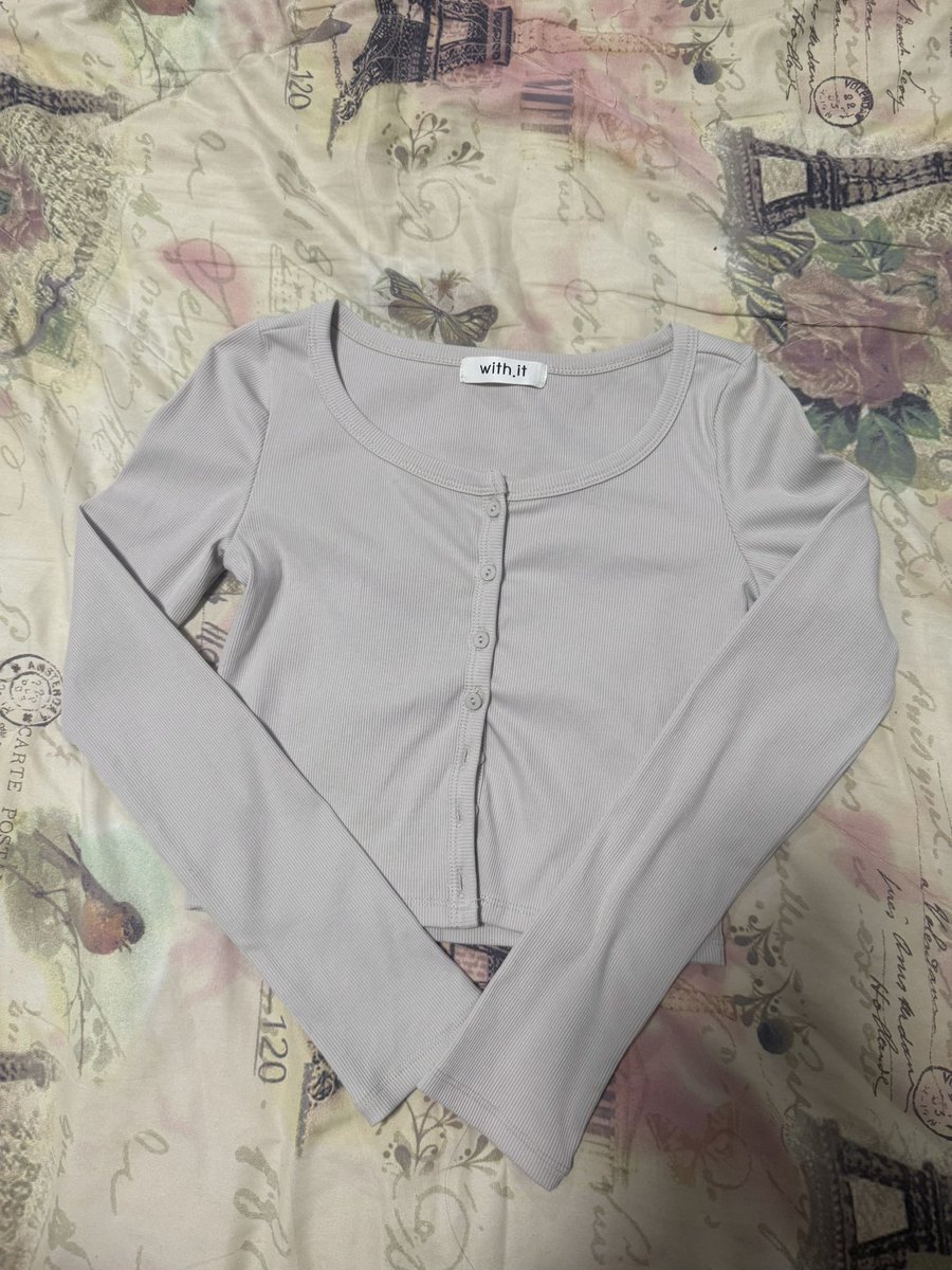 little_nunoy's tweet image. [มือ 1] ￼Withit plain ribbed long sleeves top เสื้อคาดิแกนแขนยาวของ withit สี oat ไม่เคยใส่เลย
⭐️ อก 28-33
📍ราคา 200 บาทรวมส่ง
สนใจ dm ได้ค่า

#withit #ส่งต่อเสื้อผ้ามือสอง #คาร์ดิแกน #เสื้อแขนยาว #ส่งต่อเสื้อผ้ามือ2 #Shopee #ไอจี