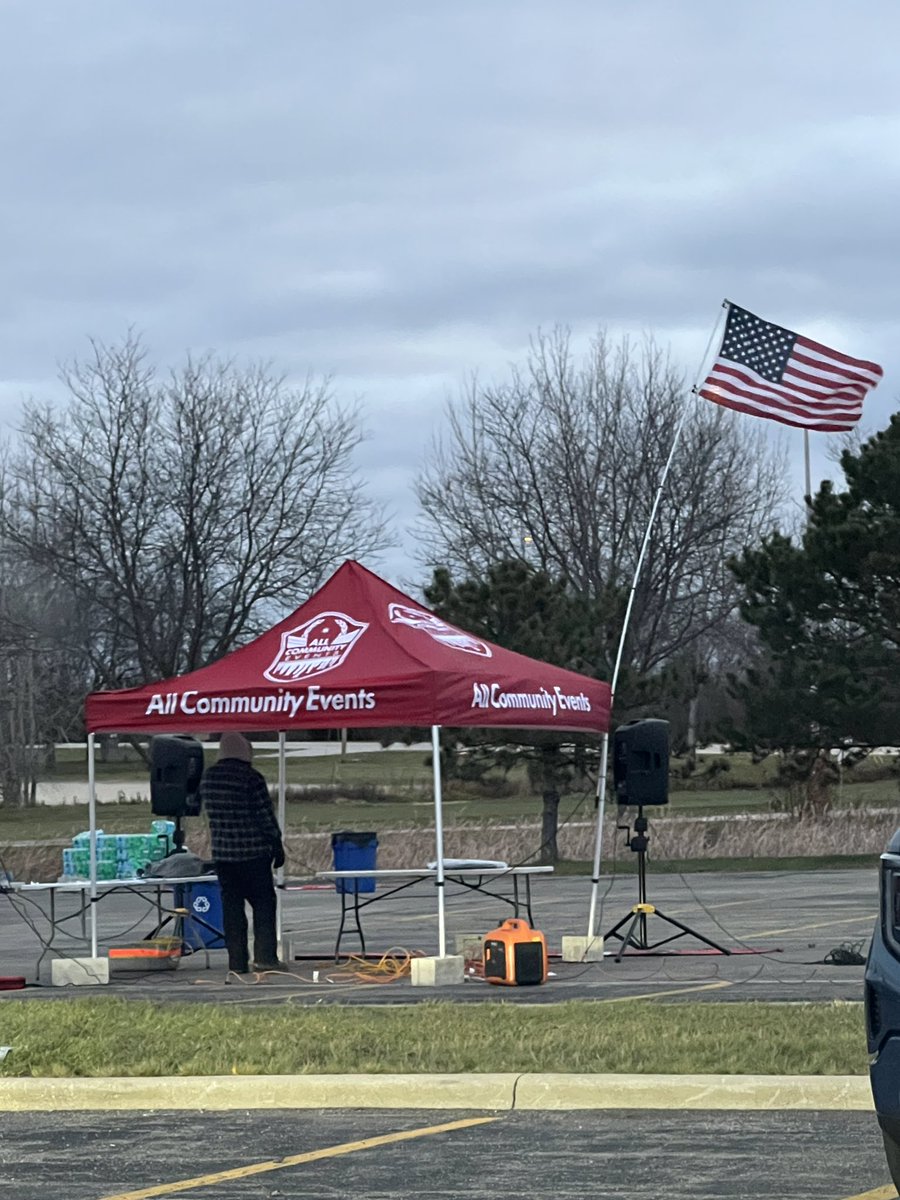 Craig4Tech's tweet image. Getting ready to run a 5K Turkey Trot 😳