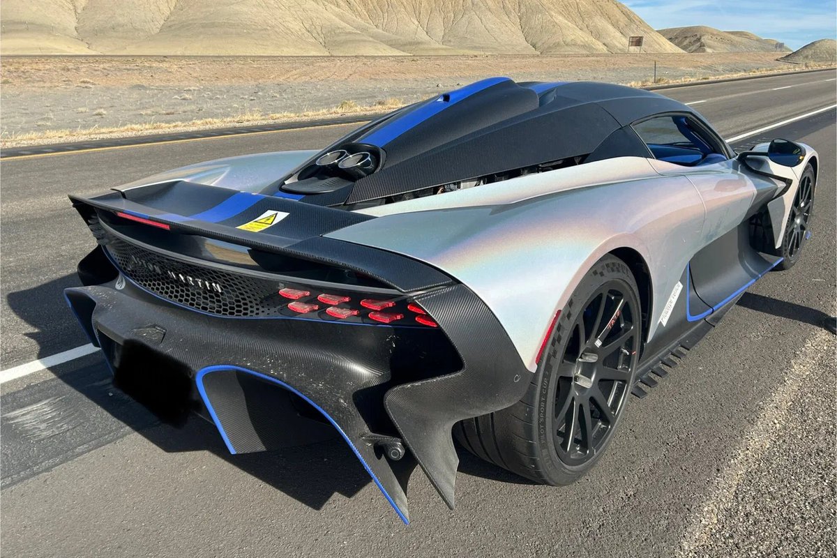 AR12Gaming's tweet image. This Aston Martin Prototype was pulled over for reckless driving 👮‍♂️💨

An Aston Martin Valhalla test mule was pulled over in Utah on I70 during high-speed development runs.

💥 1,064 hp hybrid
⚡ 0–62 in 2.5s
🚨 Cited for reckless driving

Only 999 Valhallas will be built.
