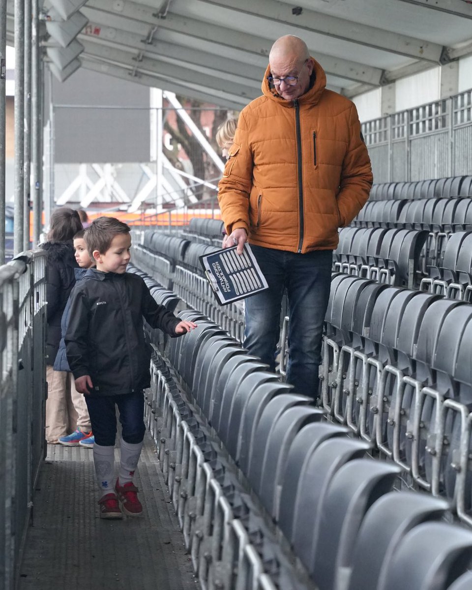 telstar1963nv's tweet image. De Witte Welpen stadionspeurtocht! 🦁

Onze jongste fans hebben dinsdagmiddag het BUKO stadion doorgespeurd en zo alle plekken leren kennen. Een leerzame, maar vooral leuke middag! 🤍

🔗 Meer weten of zelf inschrijven? Klik op deze link: l1nq.com/QjHdt

#WitteLeeuwen
