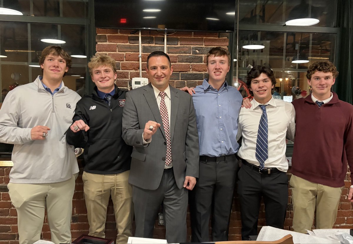 Small things lead to big things! This group of hard working young men earned some nice hardware! For a teams who’s motto was “win every inning”, last night sure felt like another win! Congrats again to the 2025 D1 State Champs! Thanks to all that contributed to last night!