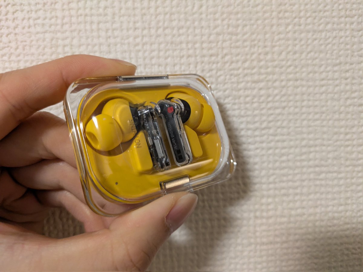 dokupe_meito's tweet image. NOTHINGのイヤホン、購入

スケスケだ……