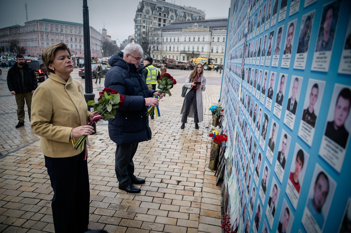 Ukraine and Latvia stand together 🇺🇦🇱🇻

Today in Kyiv, we aligned our joint positions and next steps aimed at ending Russia’s war and achieving a just and long-lasting peace. Latvia is ready to stand shoulder to shoulder with the Ukrainian people – only this year, it has