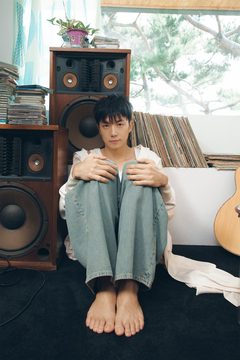 2PM　ジュノ⑩ 2PM」ジュノ、ブラック＆ホワイトのカリスマ性アピール…ファンコンMD