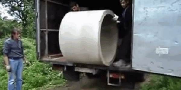 thecodinglove's tweet image. When I run npm install for my tiny project thecodinglove.com/when-i-run-npm…