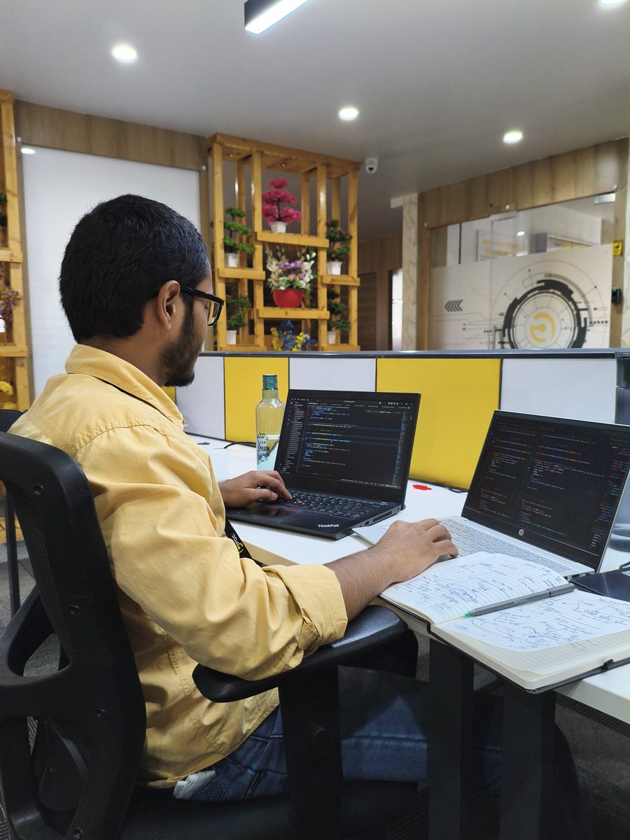 zaidrazvi09's tweet image. #gitMerge 💥