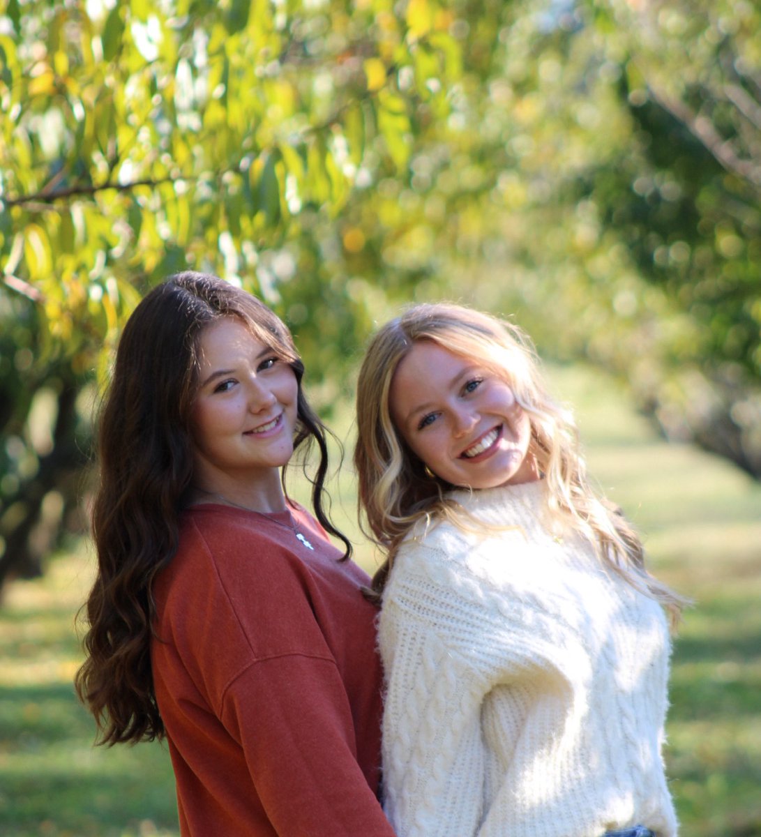 Happy Thanksgiving! I am so thankful for every single one of my friends and family that have stuck by me and supported me! I hope everyone has an amazing day and Happy Thanksgiving!