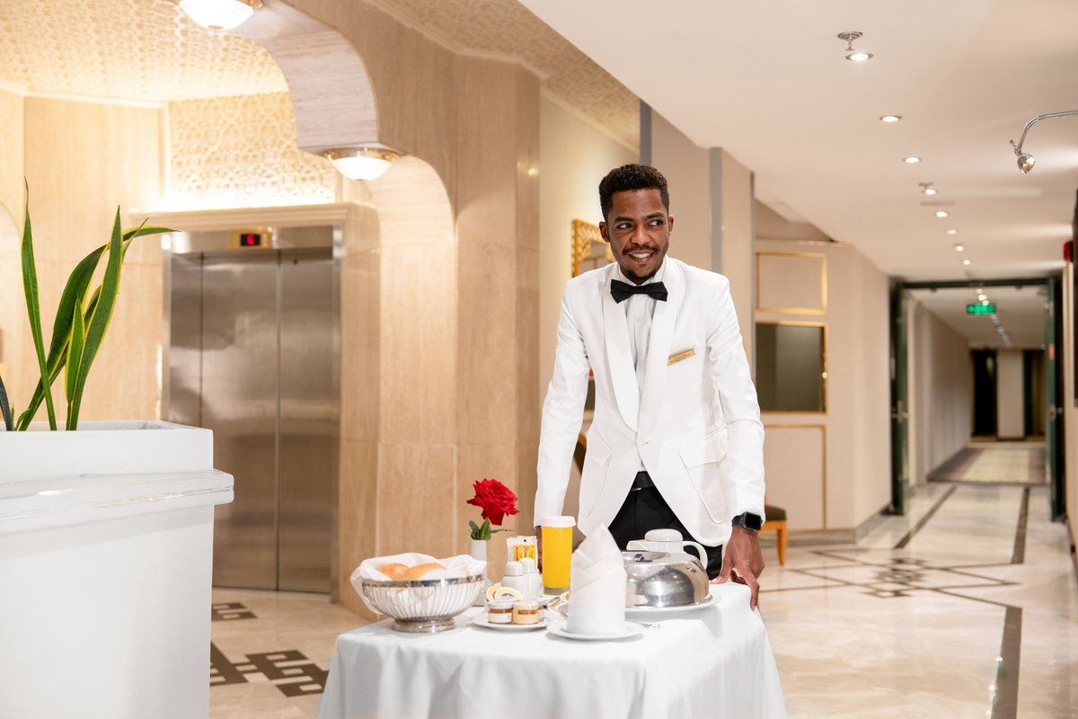 InterJed's tweet image. A complete hotel experience begins right in your room,
with room service that blends luxury and attention to detail. ✨

تجربة فندقية متكاملة تبدأ من غرفتك،
مع خدمة الغرف التي تجمع بين الرفاهية والدقة في التفاصيل.

#انتركونتيننتال_جدة #IntercontinentalJeddah #LuxuryExperience…